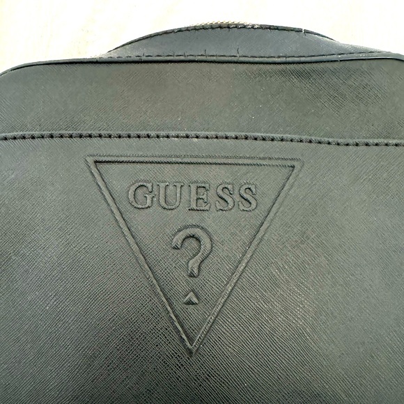 Guess logo crossbody - Picture 1 of 3